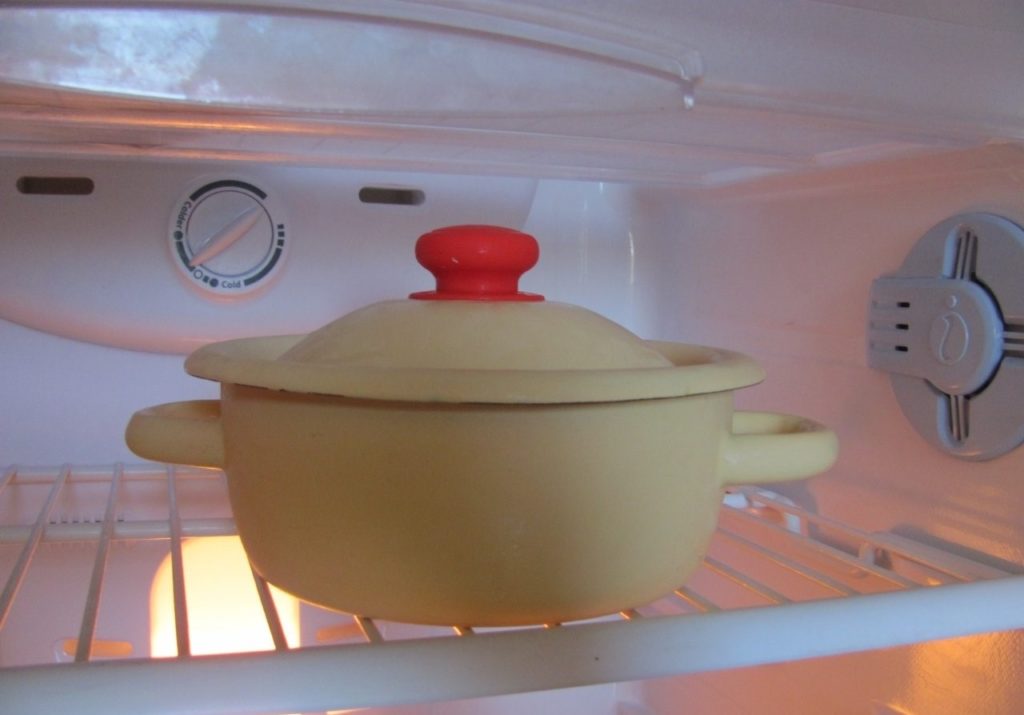 Forme di ghiaccio nel congelatore: come eliminare e prevenire il ghiaccio