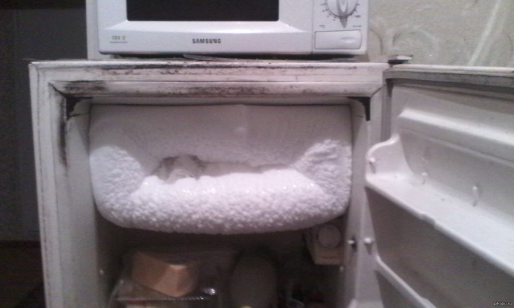 Sistema di sgocciolamento del sbrinamento del frigorifero: cos'è, come si usa, vantaggi e svantaggi del sistema