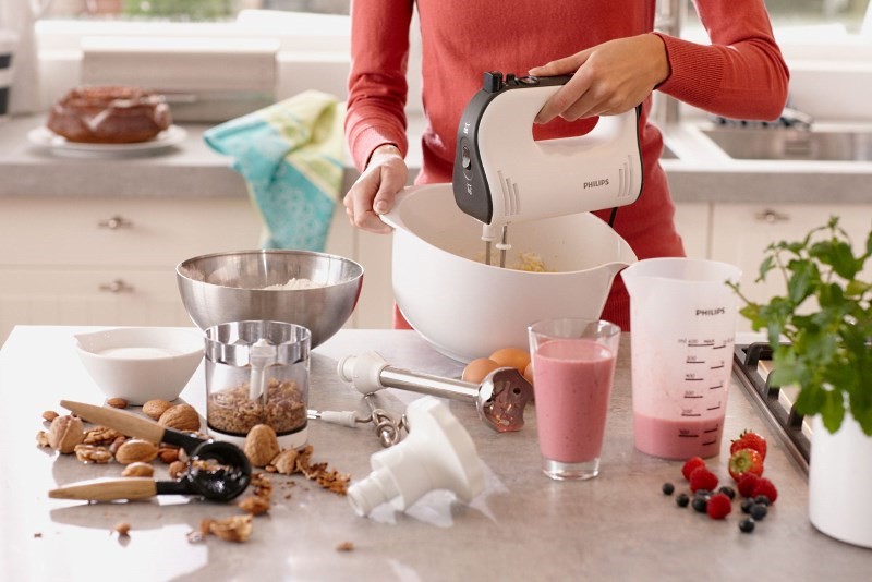 Miscelatori con una ciotola: una panoramica dei migliori modelli del 2018: brevi specifiche e prezzi correnti