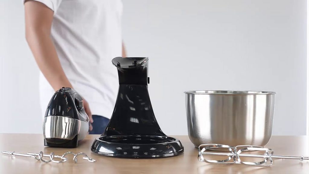 Miscelatori con una ciotola: una panoramica dei migliori modelli del 2018: brevi specifiche e prezzi correnti