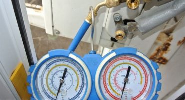 Fai-da-te smantellando il condizionatore d'aria dal muro