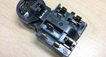 Independent connection and adjustment of the refrigerator relay