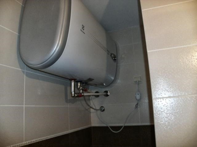 Che cos'è una caldaia, come accenderla, collegarla e selezionarla, il principio di funzionamento di una caldaia per il riscaldamento dell'acqua