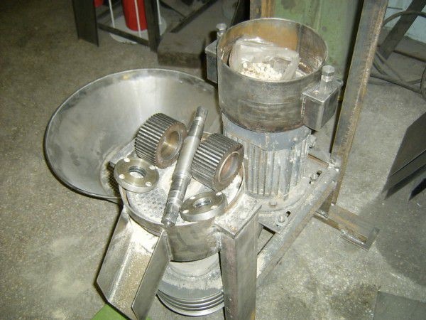 Come realizzare un granulatore da un tritacarne: istruzioni dettagliate