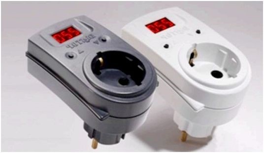 Come proteggere il frigorifero da sbalzi di corrente e dagli effetti di un fornello vicino: metodi collaudati