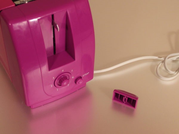 Malfunzionamenti popolari del tostapane e come risolverli: cosa fare se il tostapane non si accende e con altri guasti