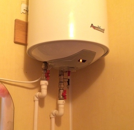 Come pulire la caldaia a casa da ruggine e odori e disinfettare