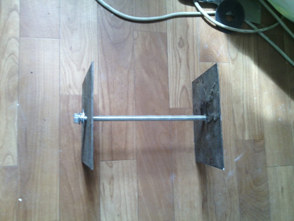 Come appendere e riparare lo scaldabagno sulle pareti di diversi tipi: legno, blocchi di schiuma, muro a secco e altri