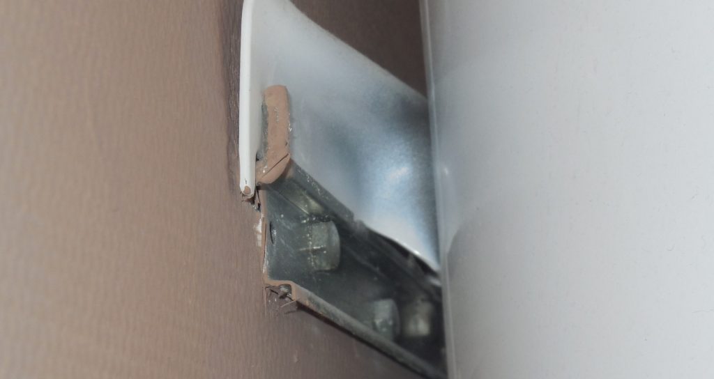 Smontaggio fai-da-te dello scaldabagno e delle singole parti