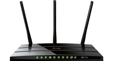 What to do if the laptop does not see the router and cannot connect to it