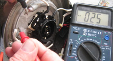 Come controllare e cambiare dieci in un bollitore elettrico?