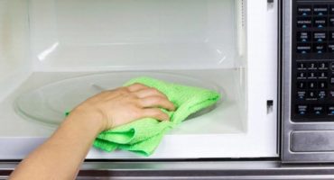 Il forno a microonde all'interno è arrugginito: cosa fare